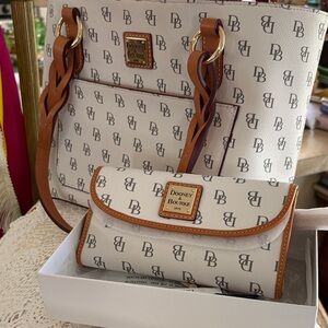 Dooney & Bourke Cream Signature Tote with Brown Leather Handles & Wallet NWT